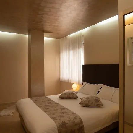 Scallop Self Check-in 4* زادار