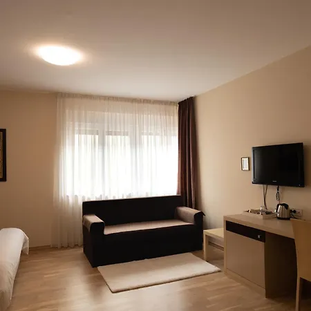 Scallop Self Check-in 4* زادار